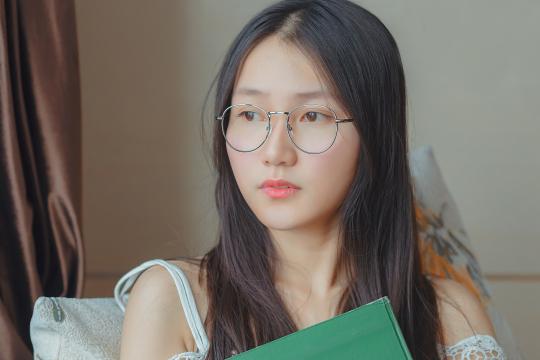 女人喝红葡萄酒好吗(女人喝葡萄酒的好处)