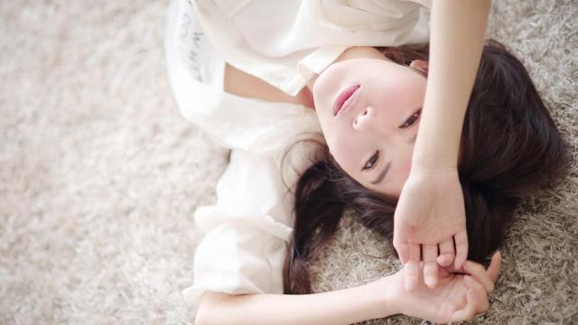 世界上最善良的蛇(小女孩头发都是蛇最后为母亲报仇的电影？)