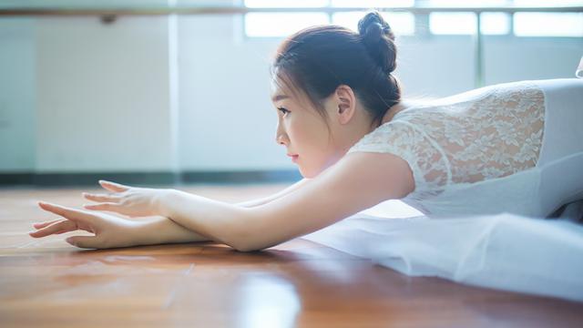 有什么办法白发变黑发(白发怎样能变黑？)