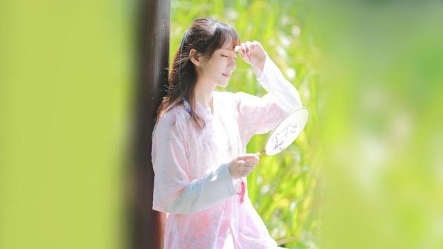 如何识别真假蜂蜜(鉴别蜂蜜的正确方法？)