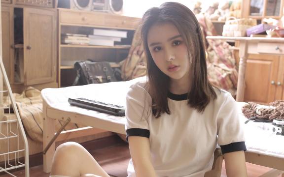 草莓熊壁纸横屏无水印(草莓熊锁屏怎么换壁纸)
