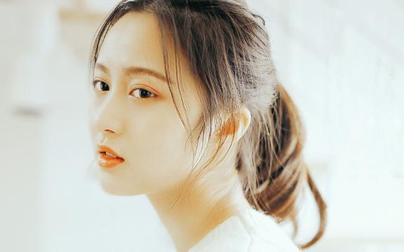 五花马千金裘呼儿将出换美酒(五花马,千金裘,呼儿将出换美酒,与尔同消万古愁。是什么意的太)