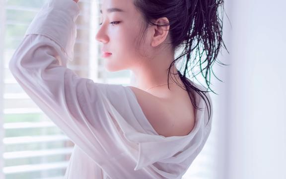 喝蜂蜜水能美容养颜吗(用蜂蜜洗脸的好处)