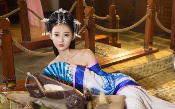 花粉一次吃多少合适(蜂花粉一天一次吃几勺)