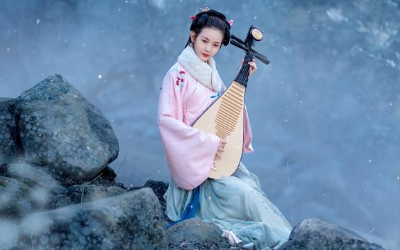 口苦口臭是肝火旺还是胃火旺(晨起发现口干口苦,还口臭？身体这3个地方,可能需要“灭灭火”)