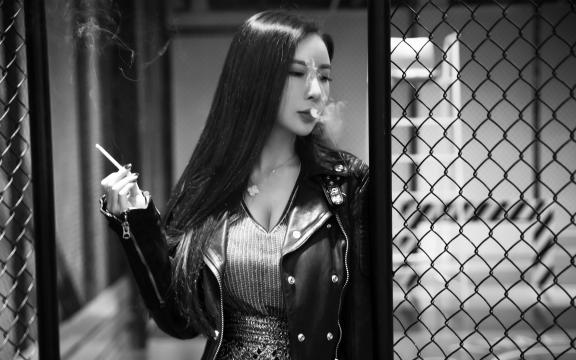 世界公认的减肚子3个动作(原来最好的减肥方法是绝食，一天瘦3斤，饿成习惯，看)
