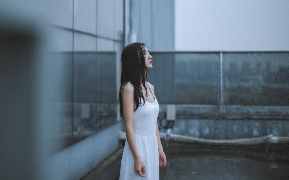 晚上烧心反酸是怎么回事(反酸水烧心怎么回事)