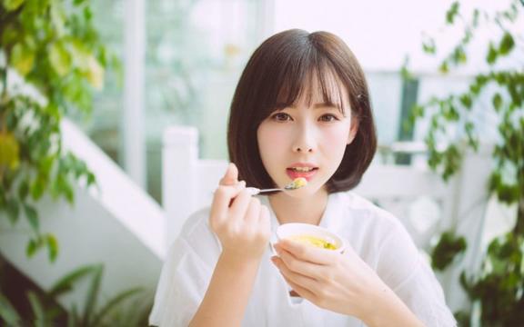 红掌花多少钱一盆(7月份红掌花怎么养护好？)