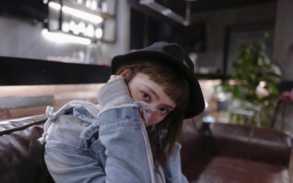 曲安奈德鼻喷雾剂(鼻子有黄鼻涕还有鼻音可以用曲安奈德鼻喷雾剂怎么样)