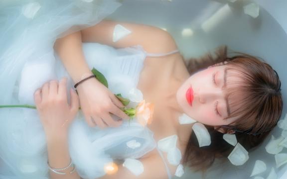 满足你的味蕾：最新摆摊小吃大全
