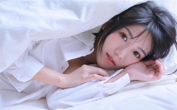 煲猪肚汤放些什么比较好啊(猪肚搭配什么煲汤最好)
