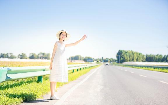 婴儿牛奶粉与羊奶粉哪个营养更好(婴儿吃牛奶粉好还是羊奶粉好)