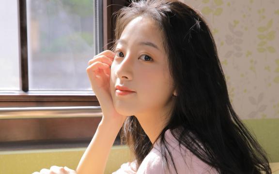 花叶尖发黄干枯是怎么回事(发财树为什么出现叶尖干枯叶子发黄的现象？)