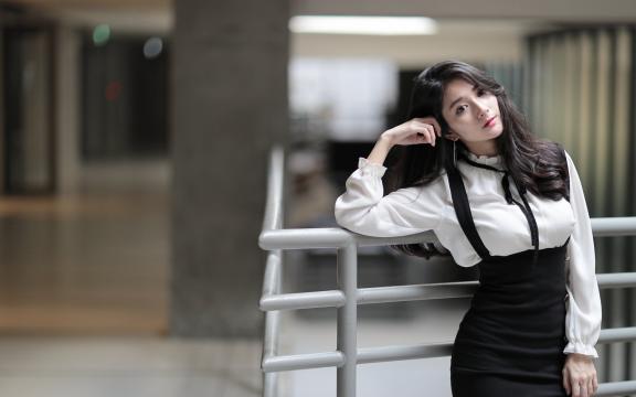 鱼缸养水的正确方法(鱼缸养水是不是要放盐,放多少？)